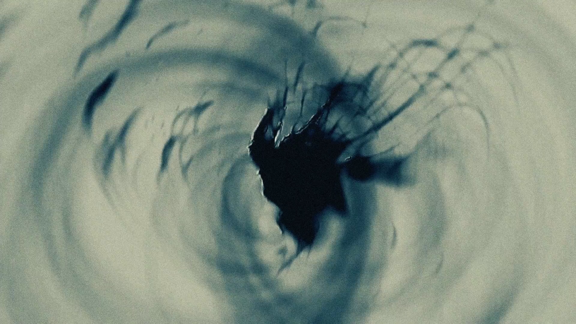 657858943190695936_4